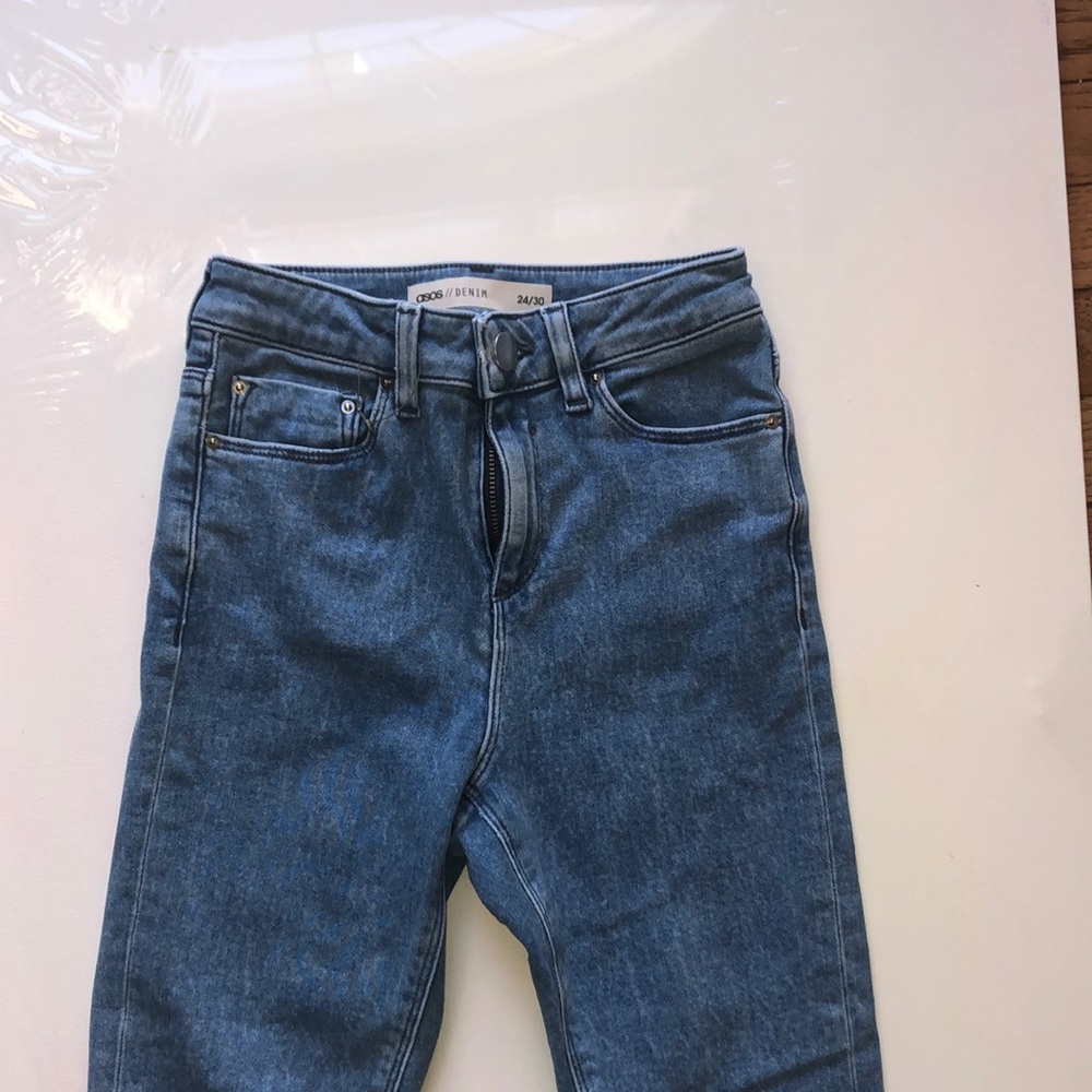 Blue skinny jeans